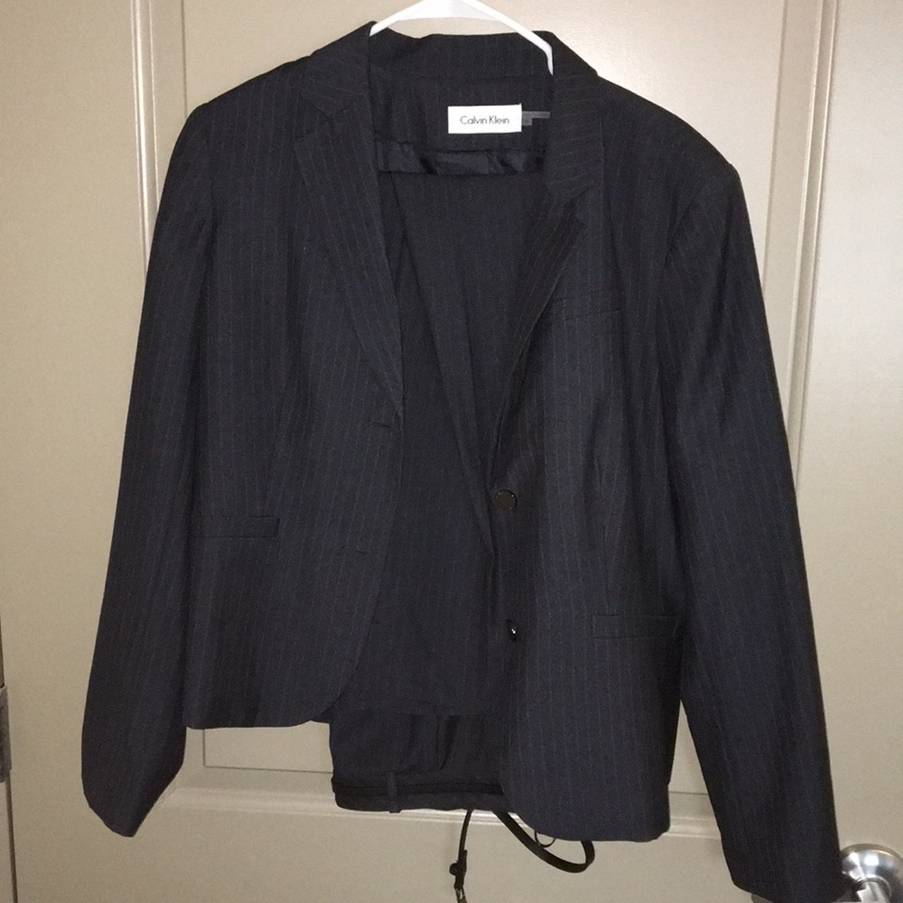 Calvin Klein ladies pantsuit